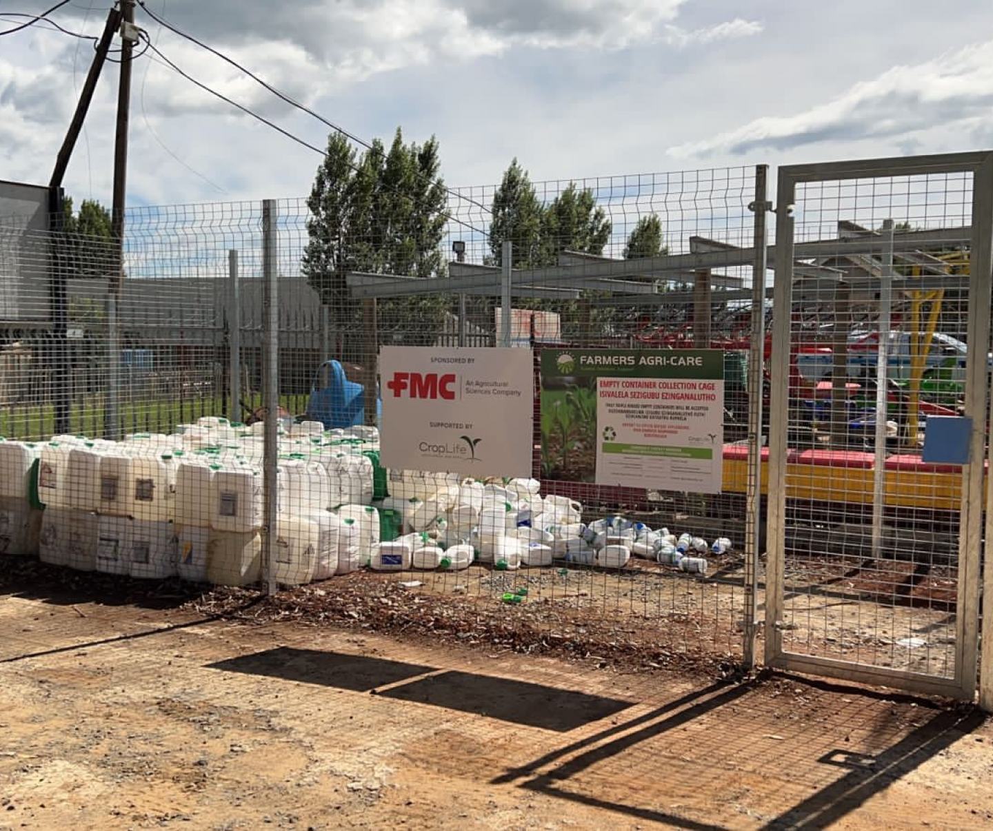 South Africa Sponsors Construction of Cages for Empty Agrochemical Containers Destined for Recycling
